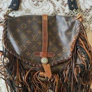 CUSTOM LV! GRAB HER!